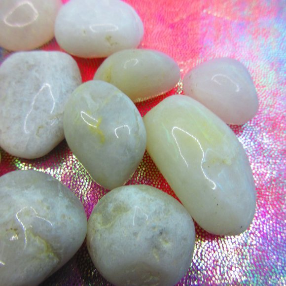 Snow Quartz Tumbled 6 Ounce Grid Set - Picture 5 of 5